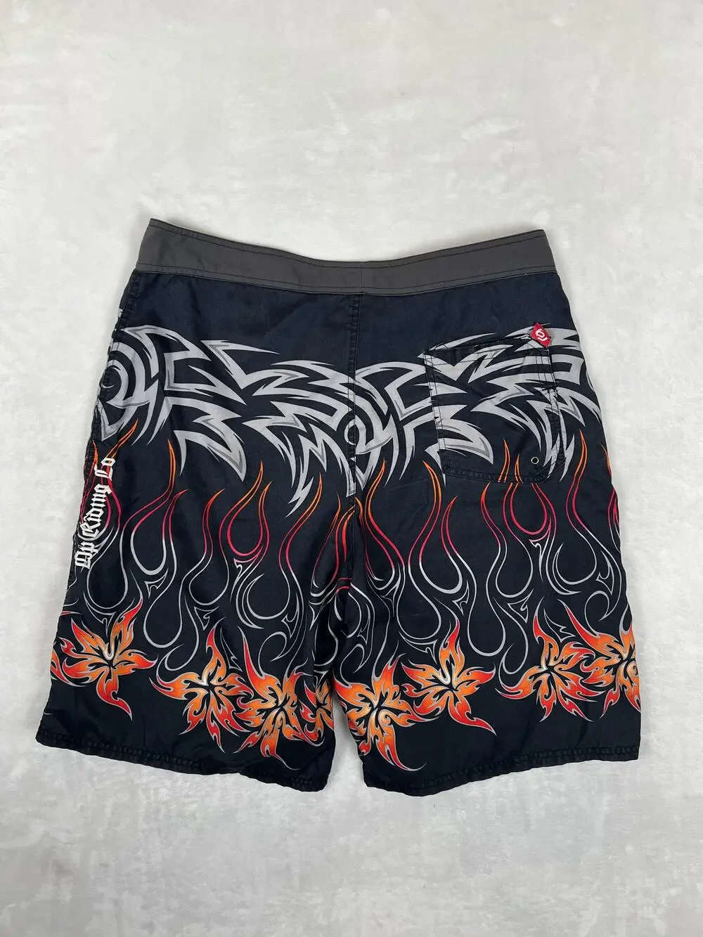 Vintage OP Ocean Pacific Board Shorts Mens 36 Black Tribal Flame Surf Beach Y2K